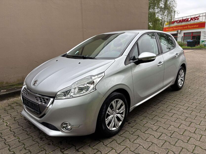 Peugeot 208 141.000 km 6.987 € Gelsenkirchen 45881