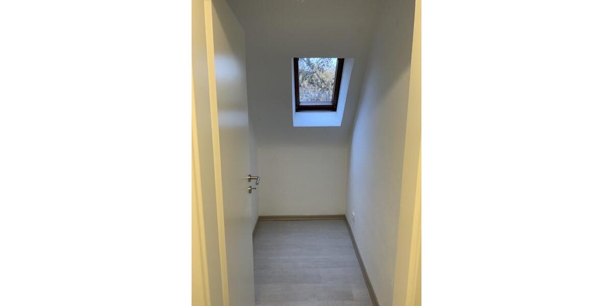 Dachgeschoßwohnung Herne Wanne - 2 Zimmer, 47 m&sup2;, 379&euro; | Angebot:23705970