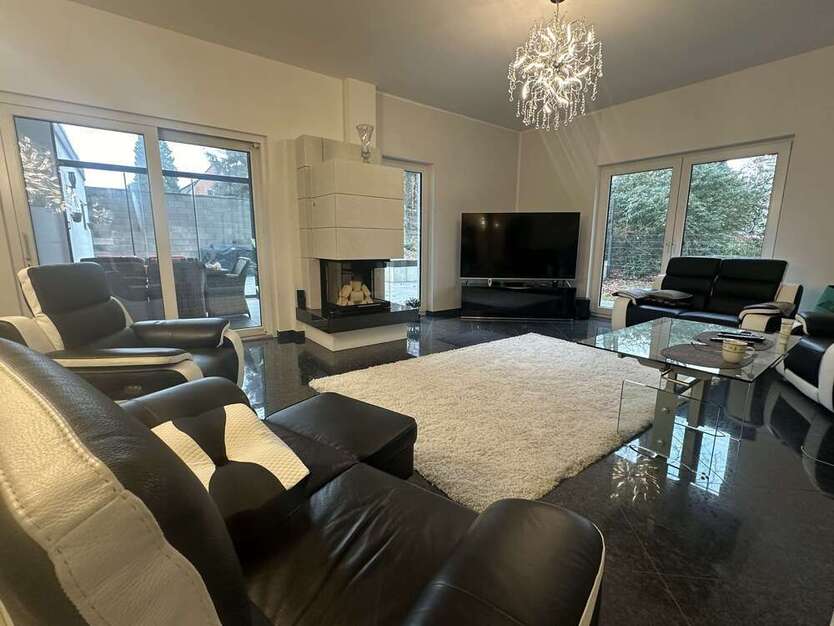 Haus zum Kaufen in Solingen 1.720.170 € 382.26 m²