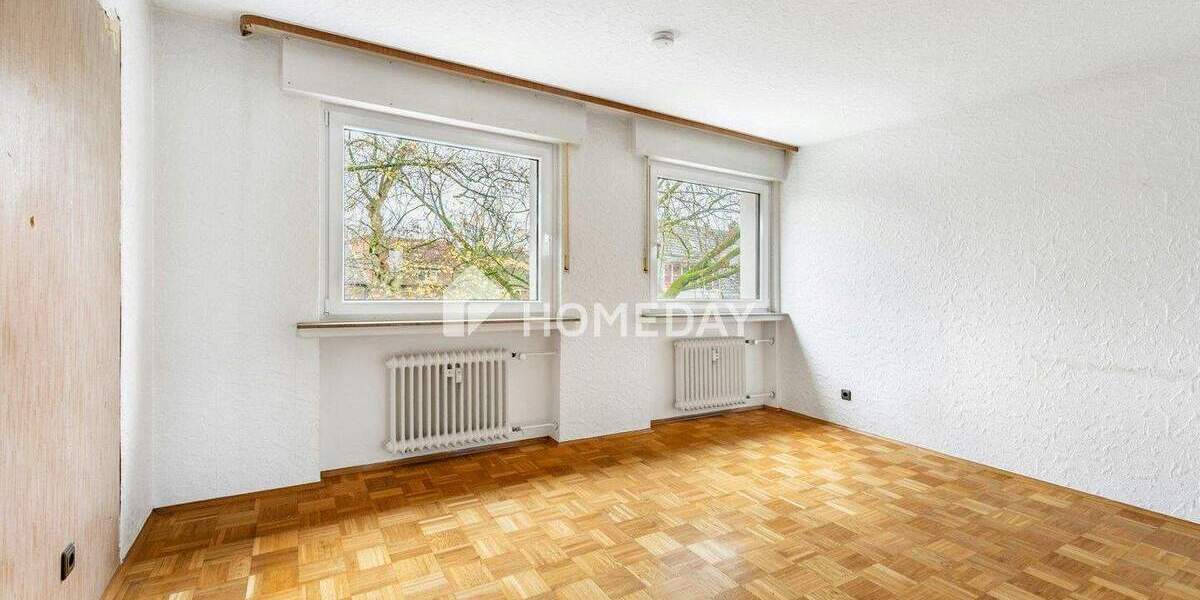 Großzügige 115 m² Etagenwohnung mit zusätzlichem DG-Zimmer, Loggia und sofortiger Bezugsfreiheit 3 zimmer