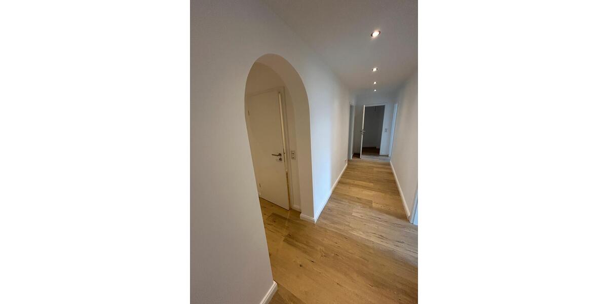 ***Top-kernsanierte 3-Zimmer-Wohnung mit Einbauküche nähe Zooviertel*** 3 zimmer