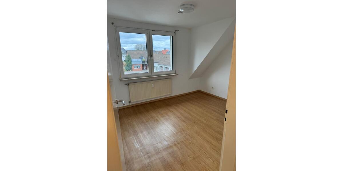 Dachgeschoßwohnung Wülfrath - 3 Zimmer, 60 m&sup2;, 656&euro; | Angebot:25380329
