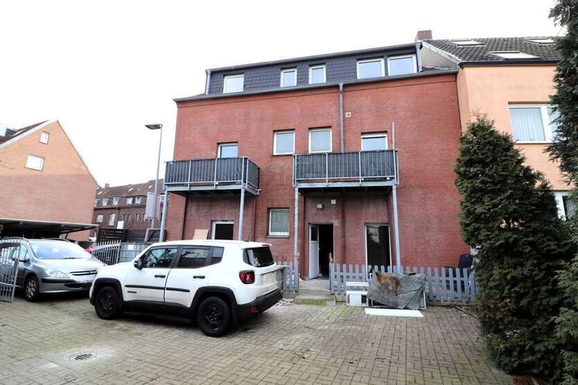 Haus zum Kaufen in Oberhausen 420.000 € 201 m²