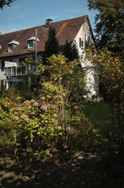 Freigezogen ! Eigentumswohnung mit großem Garten in der Bereitschaftssiedlung