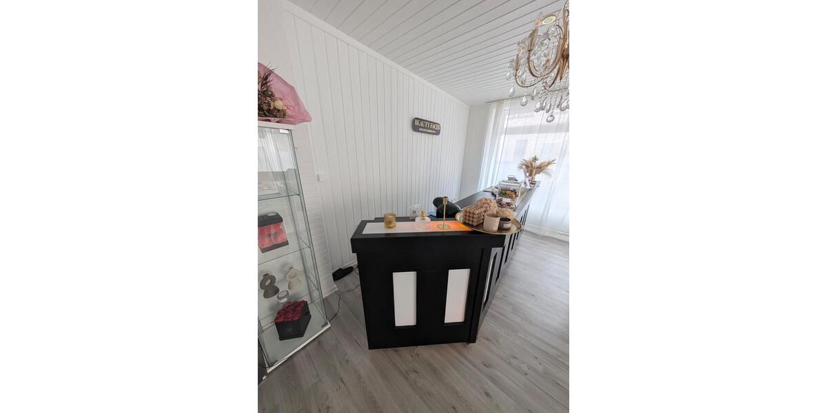 Vielseitig nutzbare Gewerbeeinheit im Erdgeschoss – ca. 74 m² zimmer